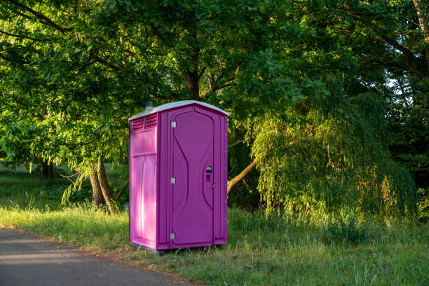 Best Portable restroom trailer rental  in Abingdon, IL